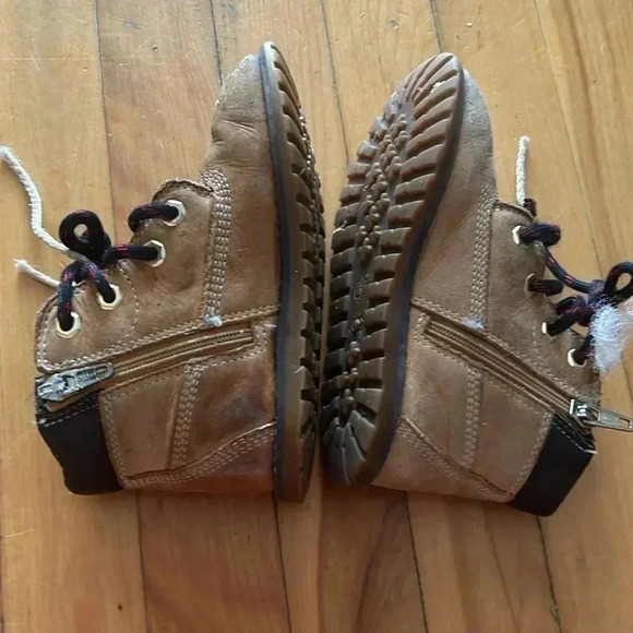 Toddler  Timberland booties - Picture 4 of 6